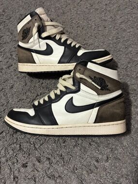 Jordan 1 mocha
